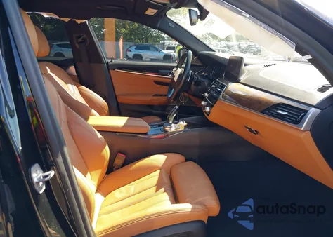 2019 BMW 540I xDrive z USA, uszkodzony, nr VIN WBAJE7C51KWW31519